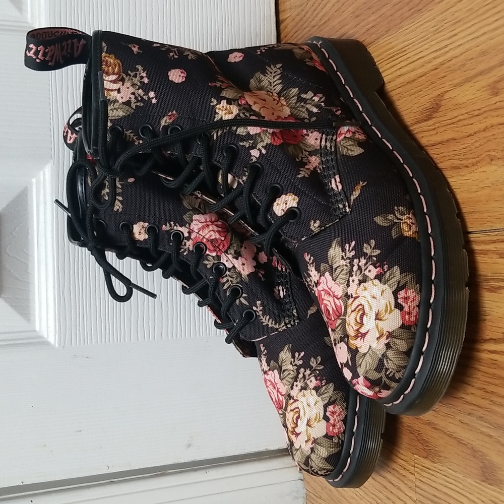 RARE Dr Martens 1460 Victorian Floral Canvas boots